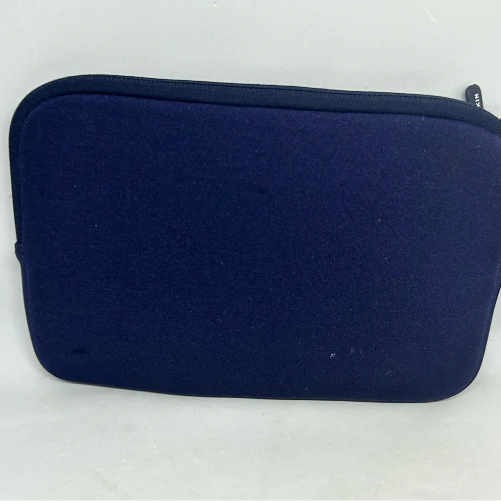 Belkin Dark‎ Blue Universal Pleat Sleeve E-Reader Case F8N401